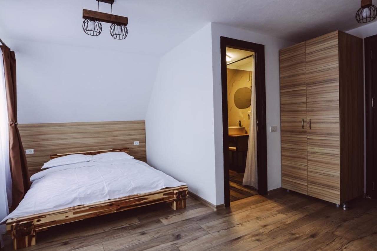 Altitude Guest House Rânca Kültér fotó