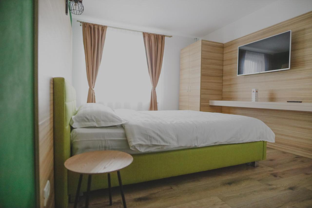 Altitude Guest House Rânca Kültér fotó